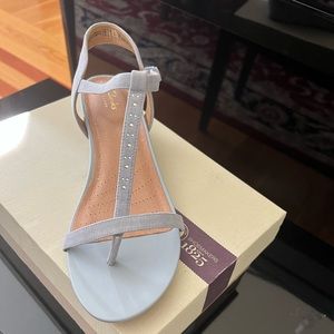 NWT. Clarks artisan Parram grey/blue suede thong ankle strap sandal wedge 11 M